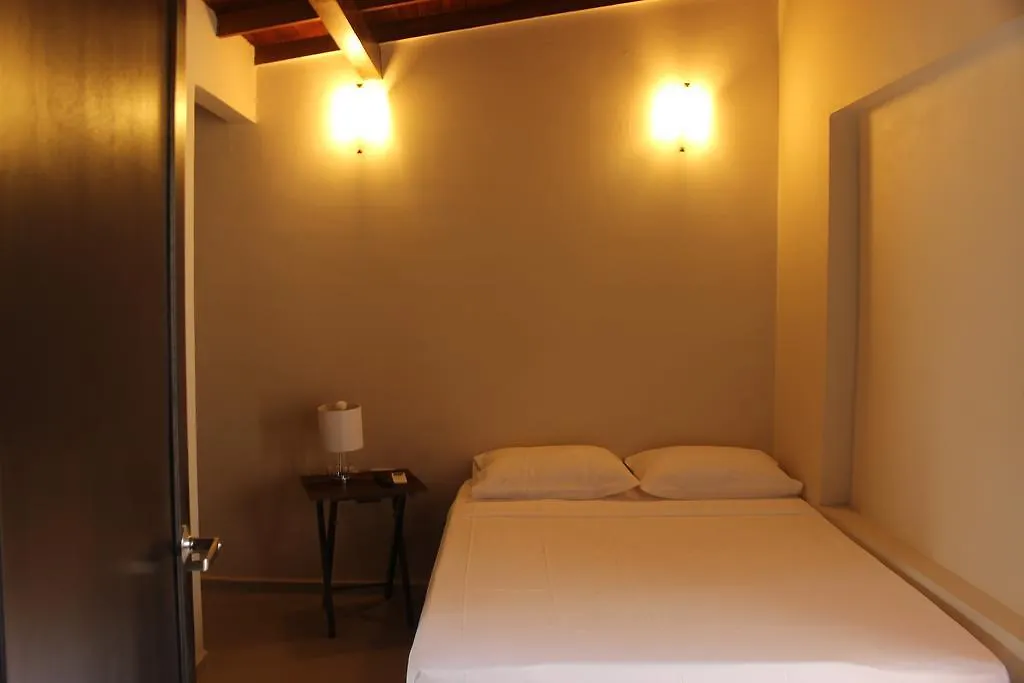 Hotel Casa La Fleur Medellin 2*,  Colombia