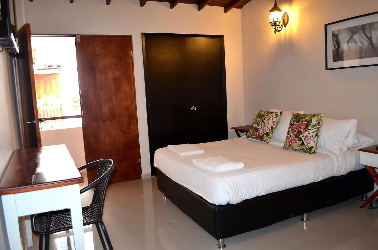 Hotel Casa La Fleur Medellin 2*,  Colombia
