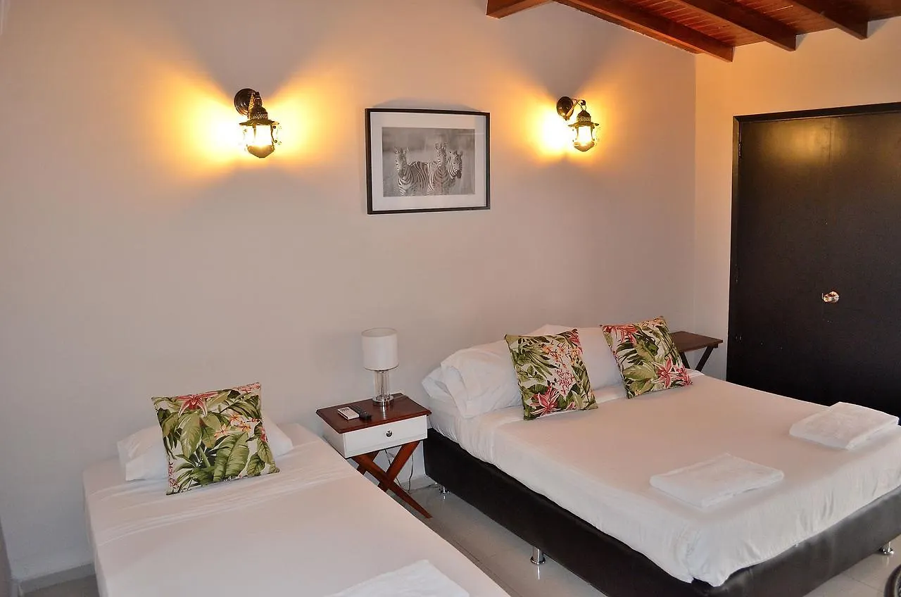 Hotel Casa La Fleur Medellin 2*,