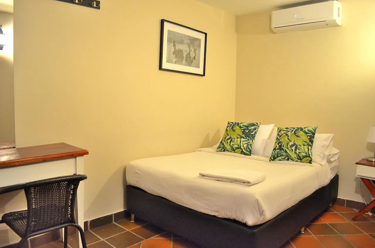 Hotel Casa La Fleur Medellin 2*,  Colombia