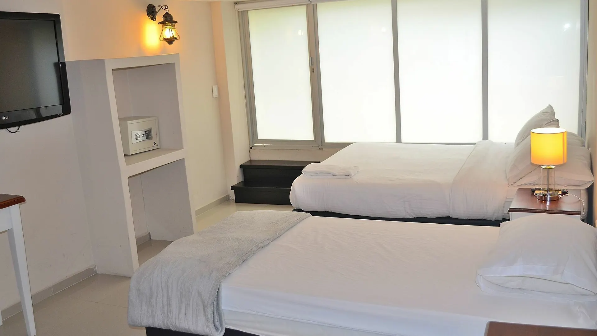 Hotel Casa La Fleur Medellin 2*,