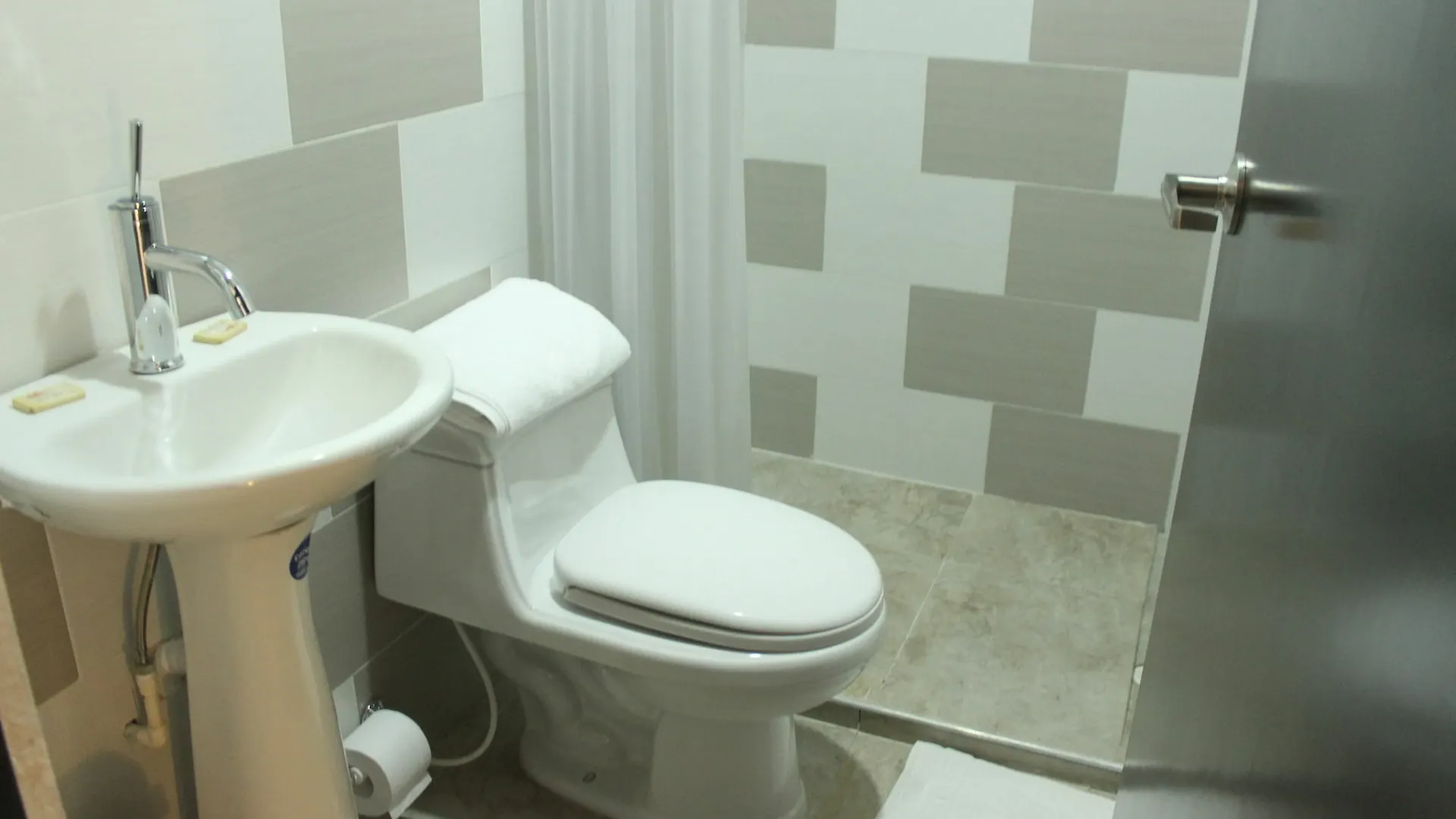 **  Hotel Casa La Fleur Medellin Colombia