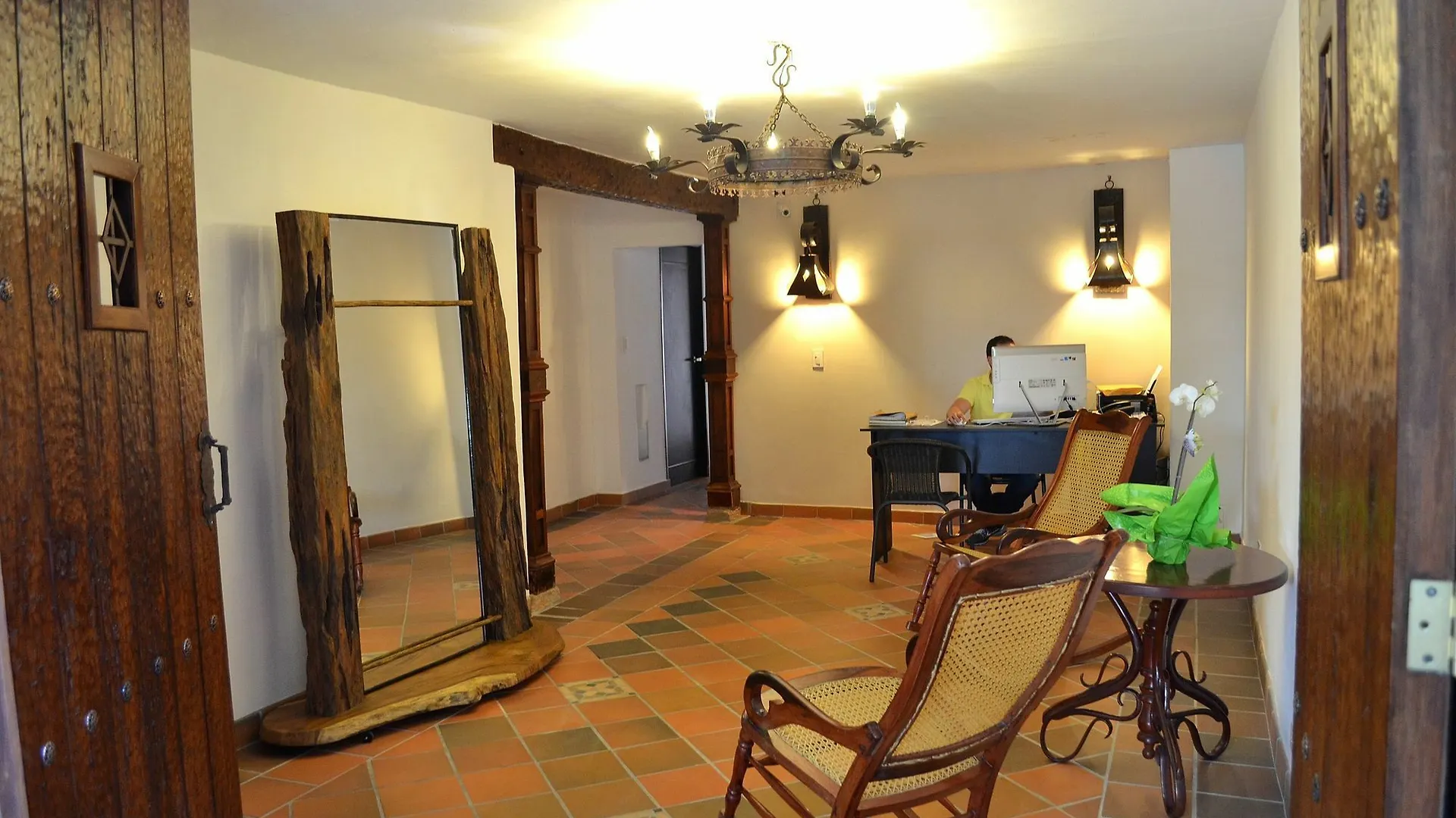 Hotel Casa La Fleur Medellin 2*,  Colombia